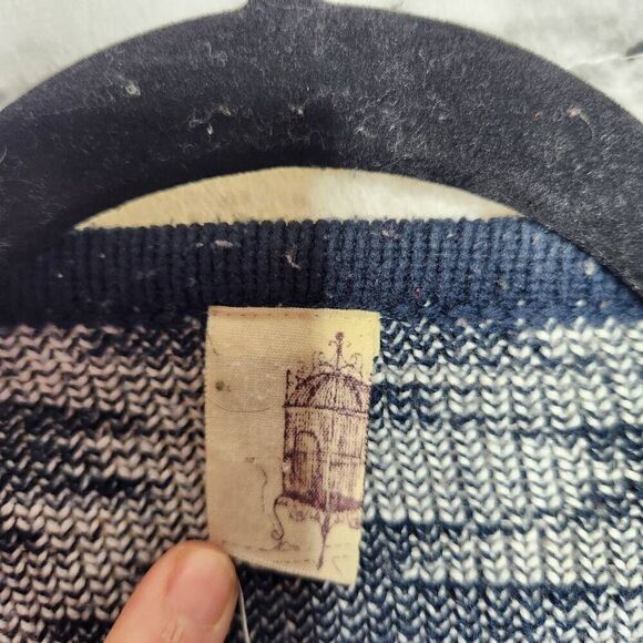 Francesca's Collection Womens Navy & White Aztec Fringe Poncho Cardigan M/L - Picture 12 of 14